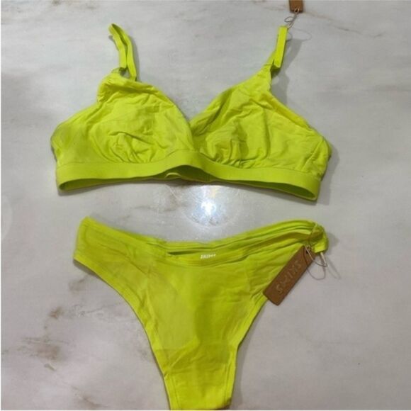 NWT SKIMS bra and panty set‎ - Picture 2 of 8